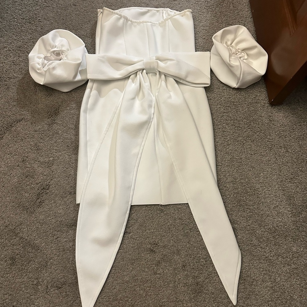 Elegant White Off-Shoulder Dress with Bow
